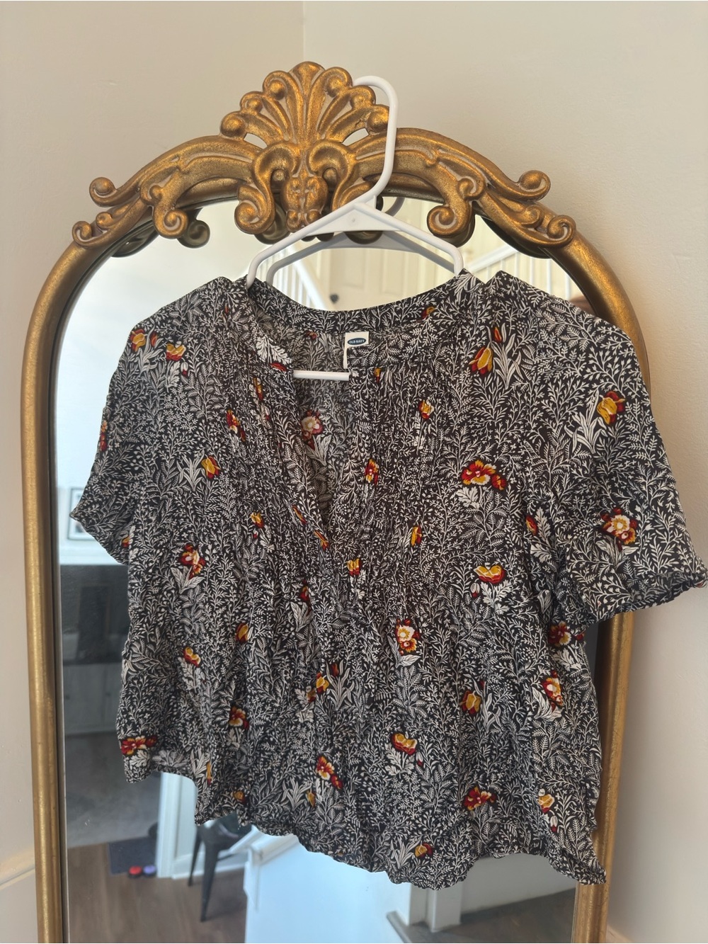 old navy dark floral peplum top size XS